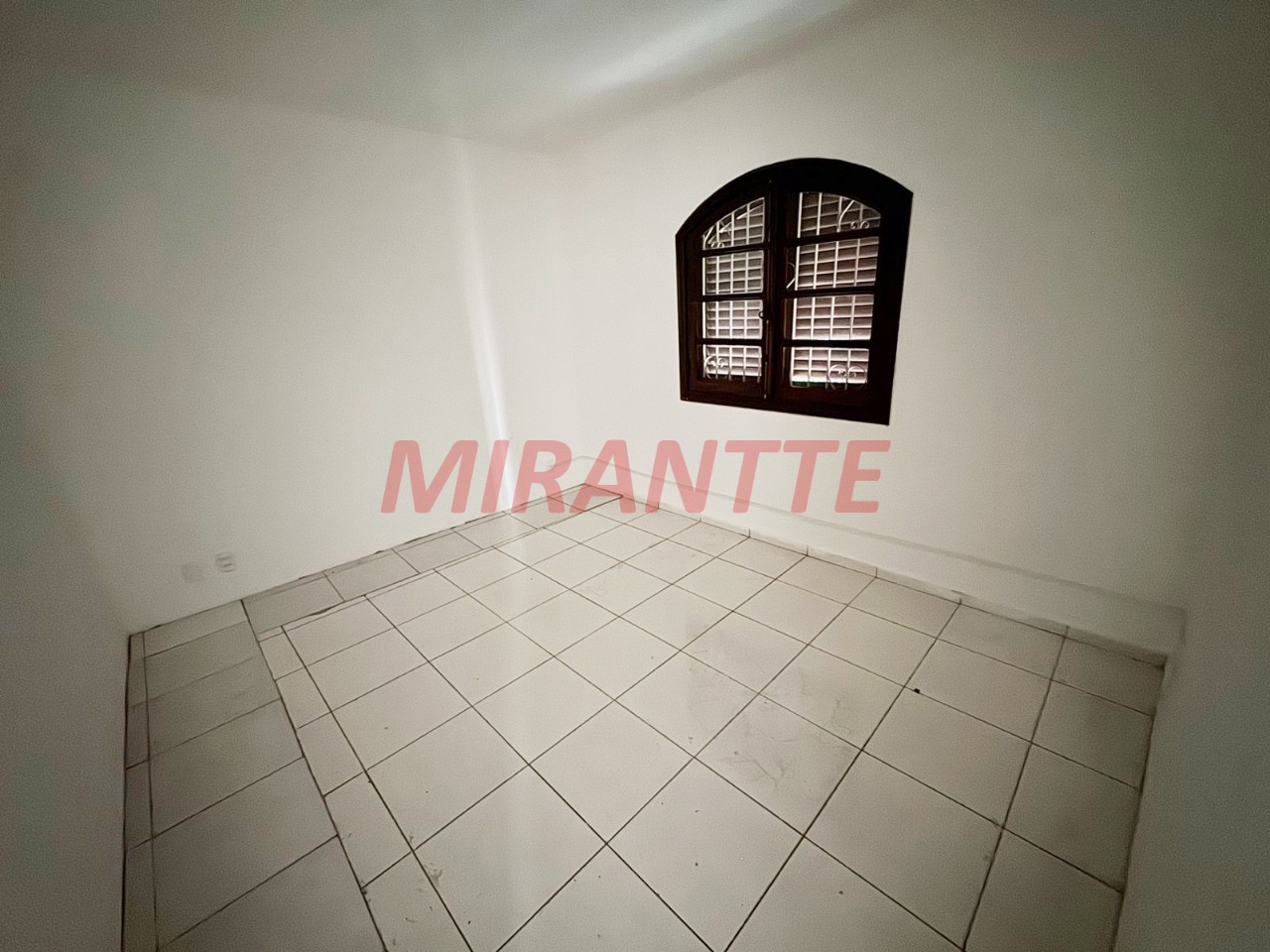 Sobrado de 411m² com 4 quartos em Tremembe
