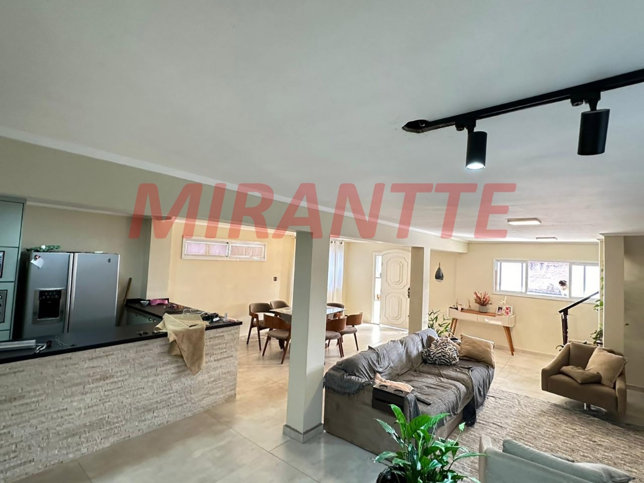Sobrado de 750m² com 3 quartos em Pedra Branca