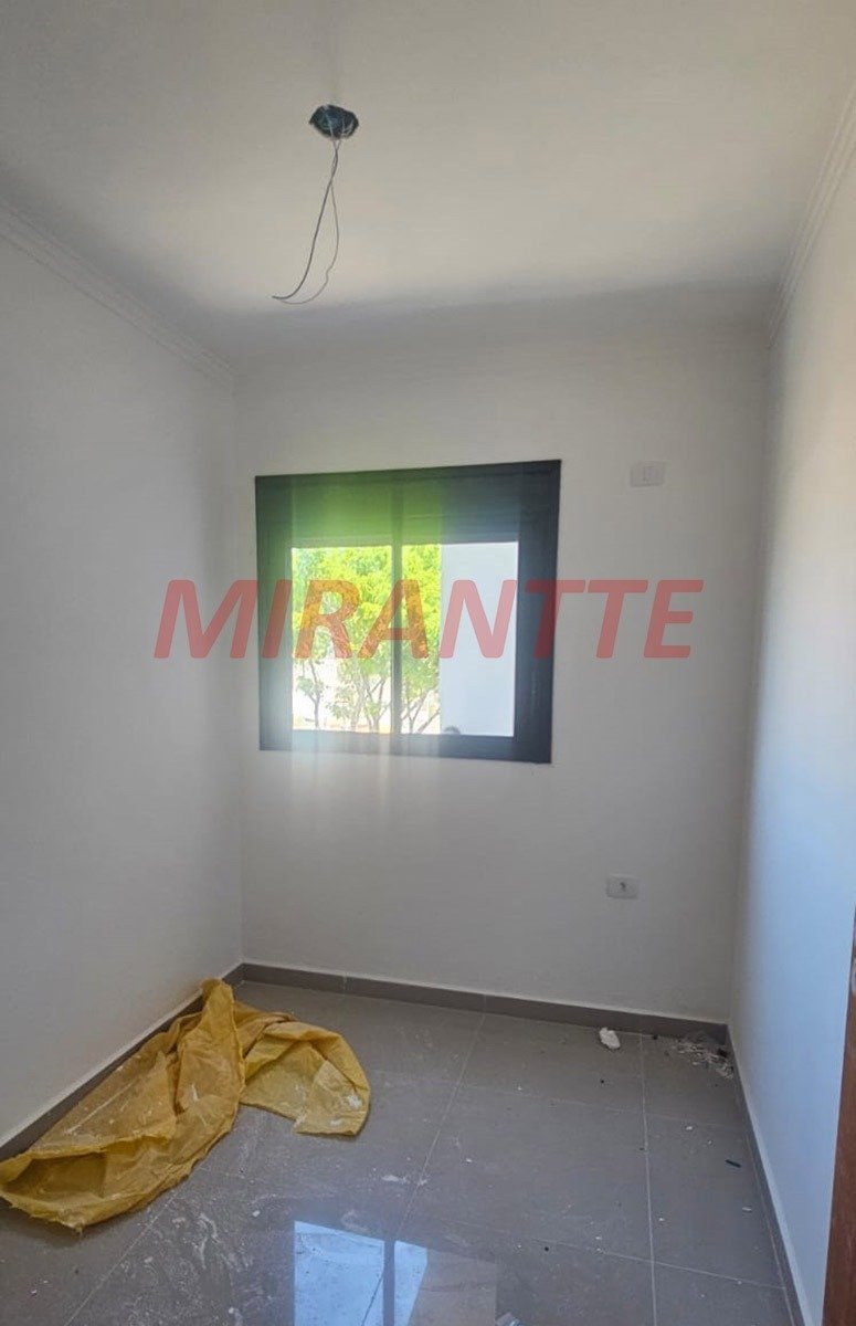 Apartamento de 35m² com 2 quartos em Vila Mazzei