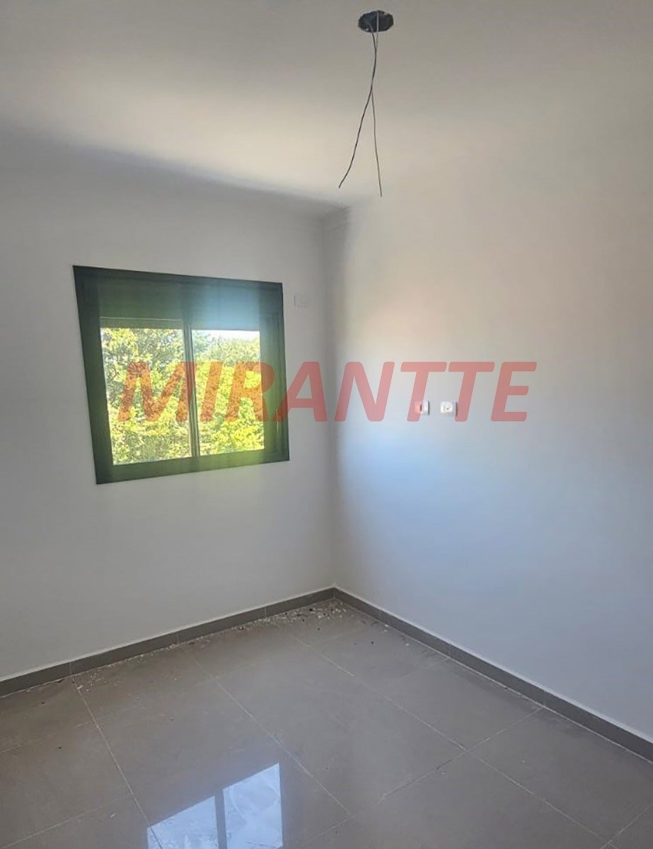 Apartamento de 35m² com 2 quartos em Vila Mazzei