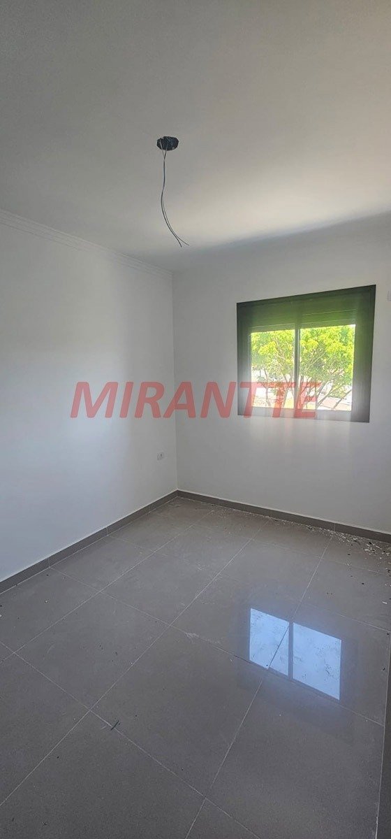 Apartamento de 35m² com 2 quartos em Vila Mazzei