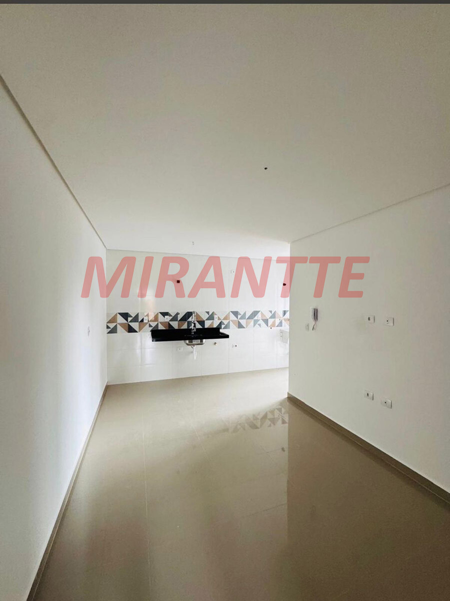 Apartamento de 35m² com 2 quartos em Vila Mazzei