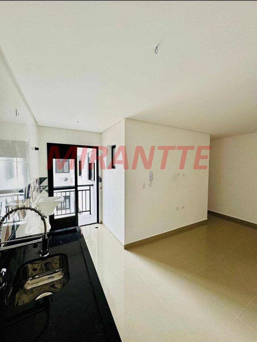 Apartamento de 35m² com 2 quartos em Vila Mazzei