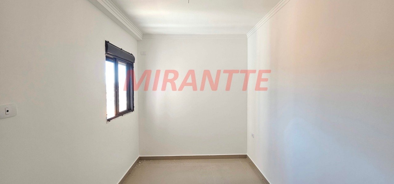 Apartamento de 35m² com 2 quartos em Vila Mazzei