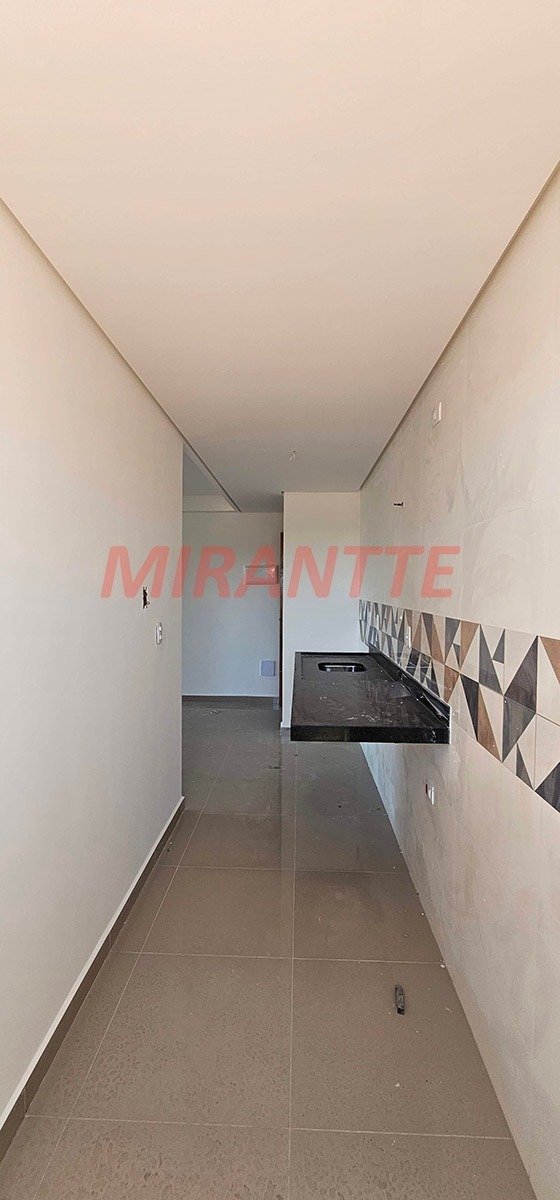 Apartamento de 35m² com 2 quartos em Vila Mazzei
