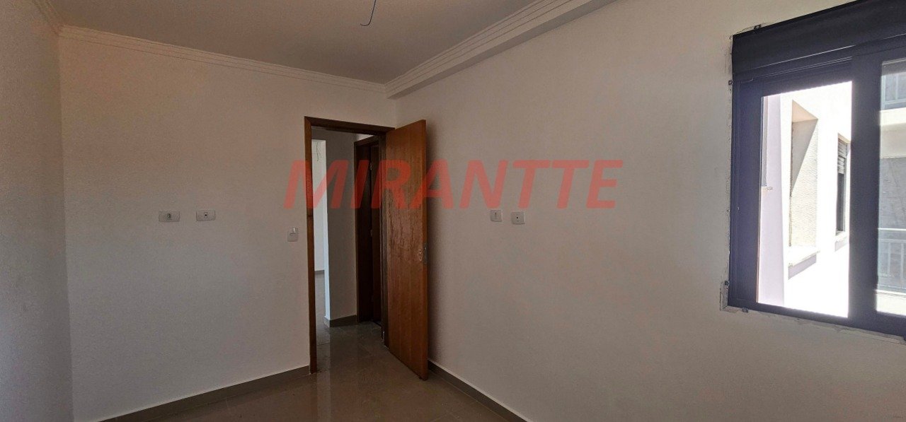 Apartamento de 35m² com 2 quartos em Vila Mazzei