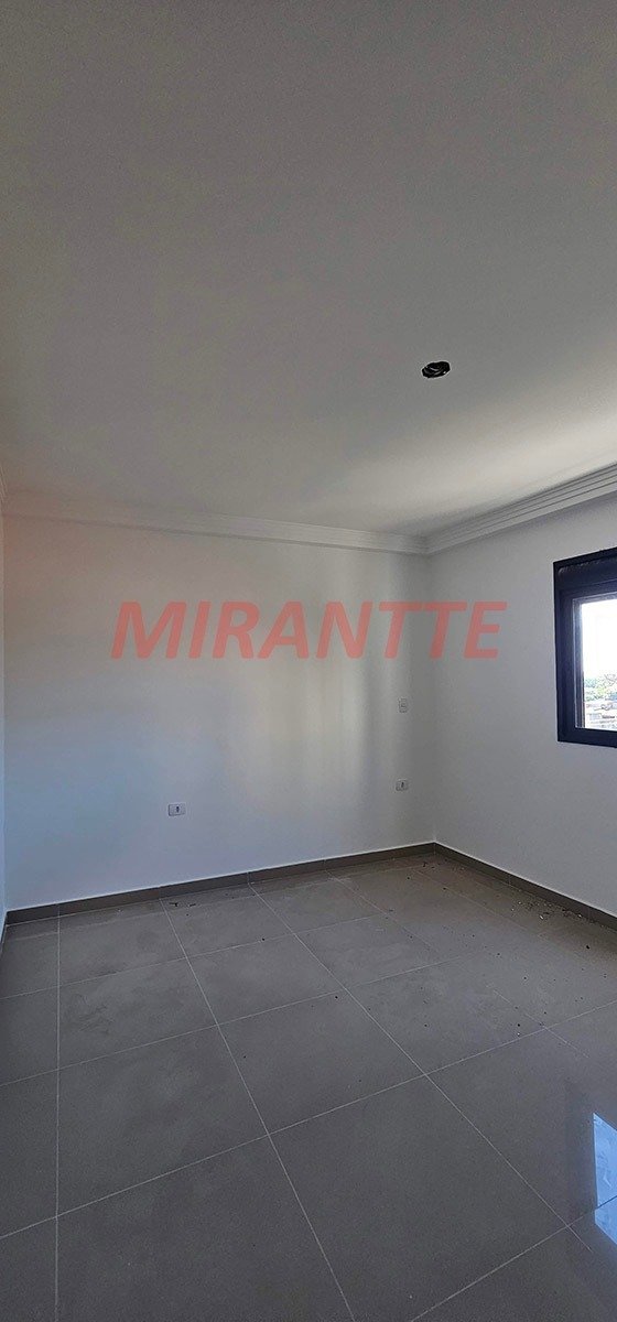 Apartamento de 35m² com 2 quartos em Vila Mazzei