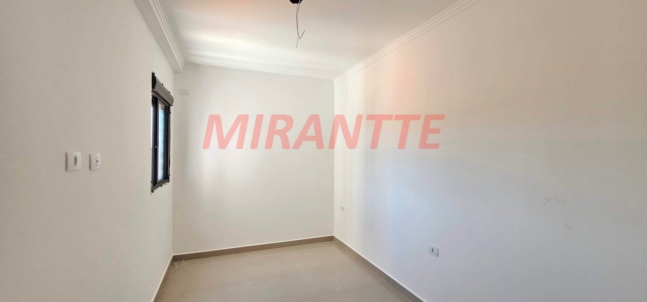 Apartamento de 35m² com 2 quartos em Vila Mazzei