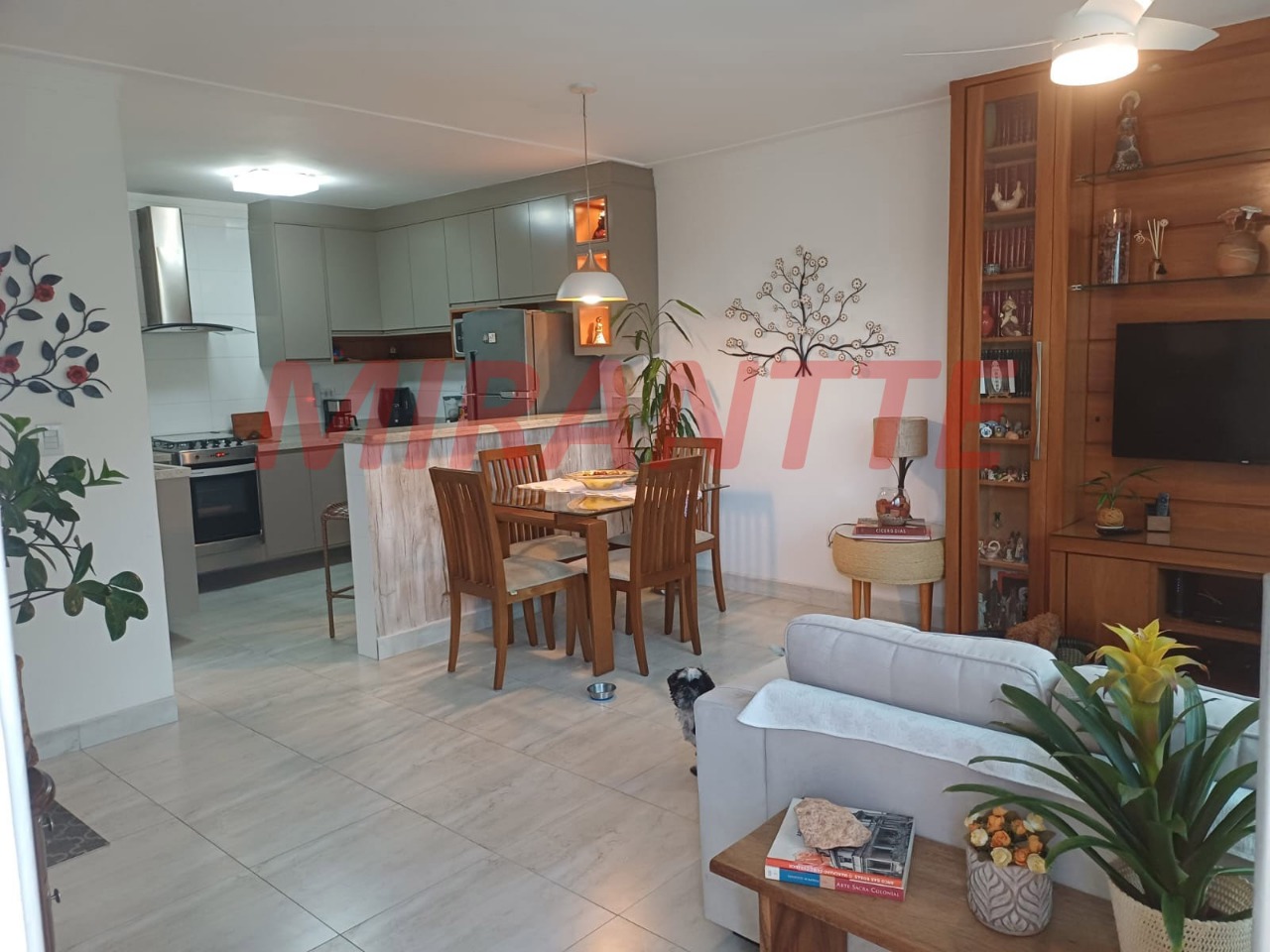 Cond. fechado de 116.3m² com 3 quartos em Vila Guaca