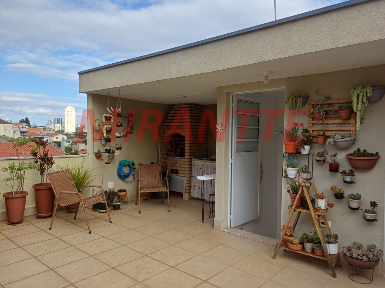 Cond. fechado de 116.3m² com 3 quartos em Vila Guaca