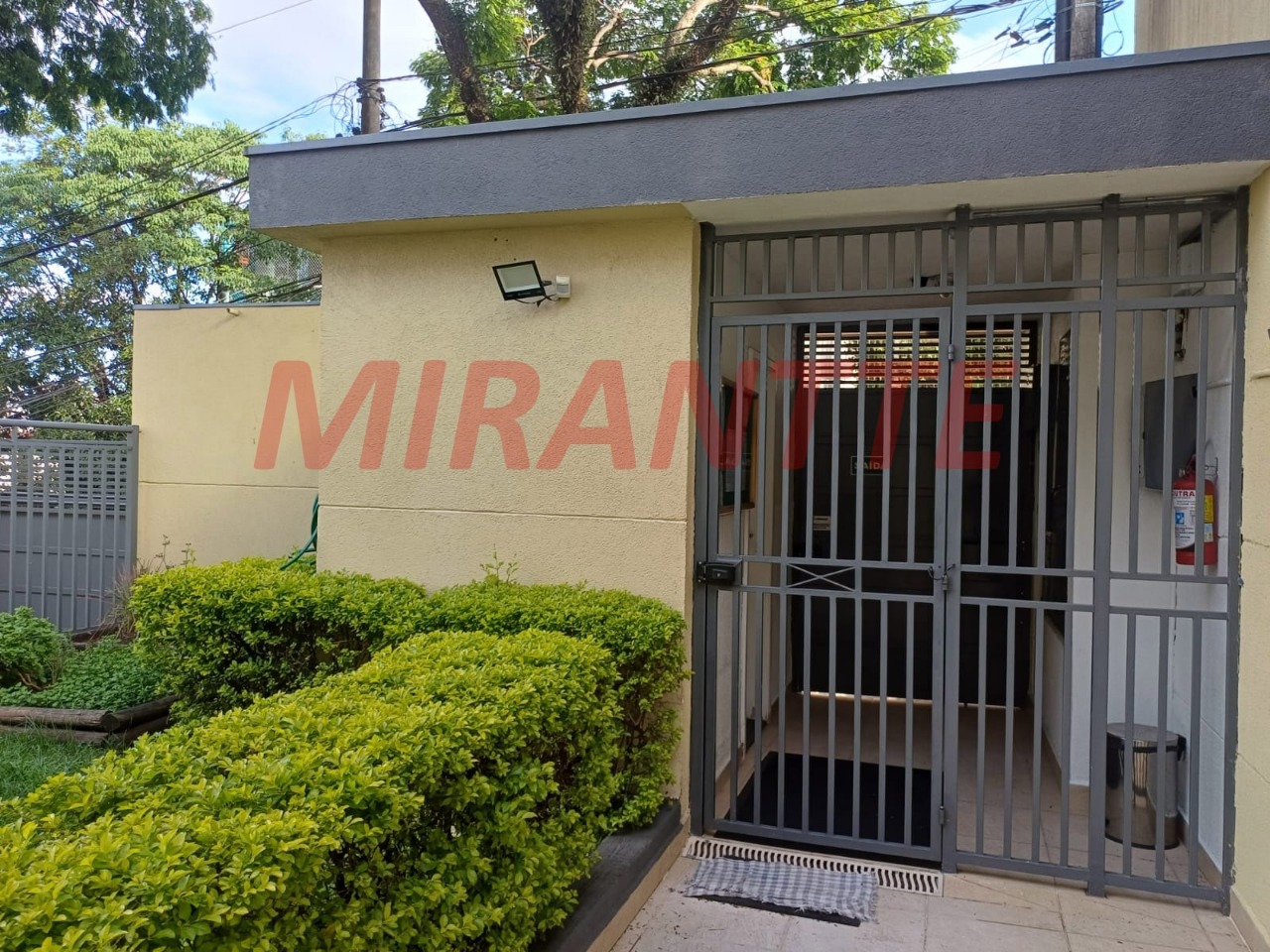 Cond. fechado de 116.3m² com 3 quartos em Vila Guaca