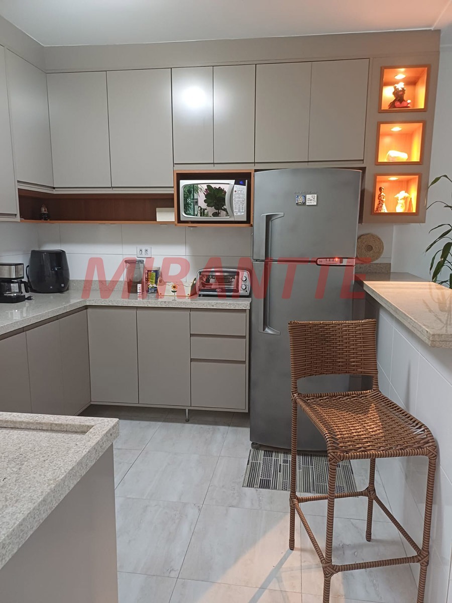 Cond. fechado de 116.3m² com 3 quartos em Vila Guaca