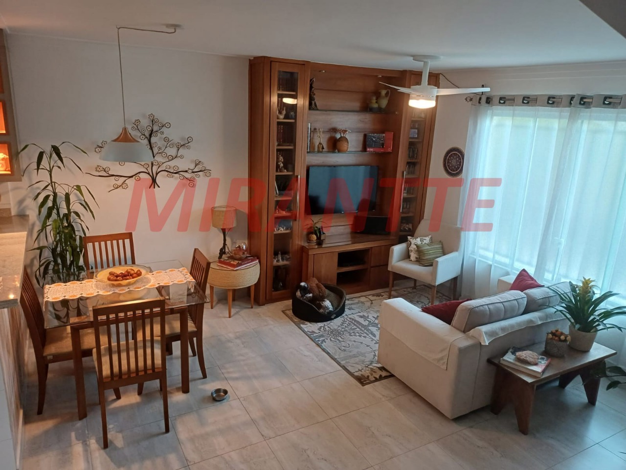 Cond. fechado de 116.3m² com 3 quartos em Vila Guaca