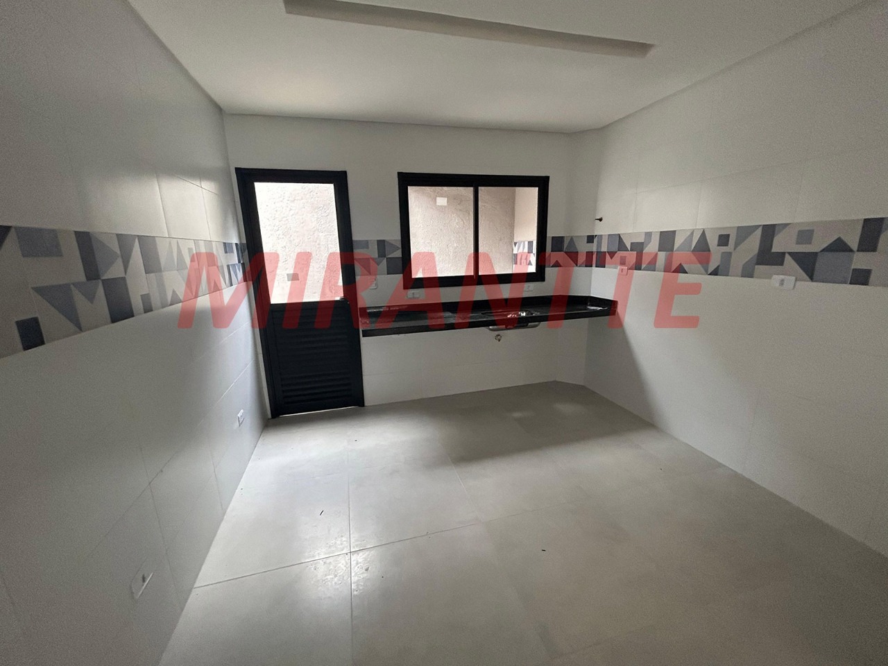 Cond. fechado de 52.79m² com 2 quartos em Ocian