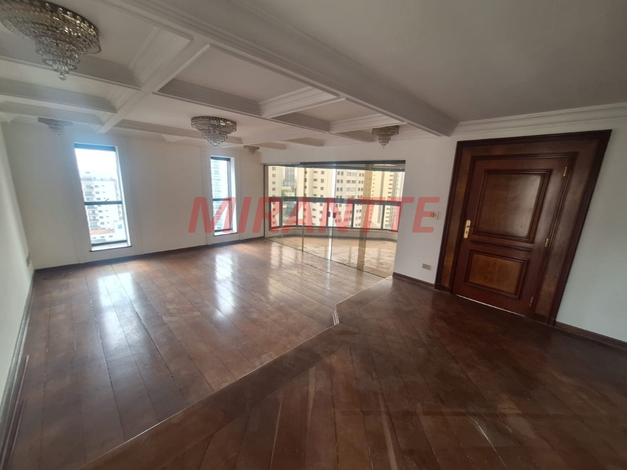 Apartamento de 220m² com 3 quartos em Santana