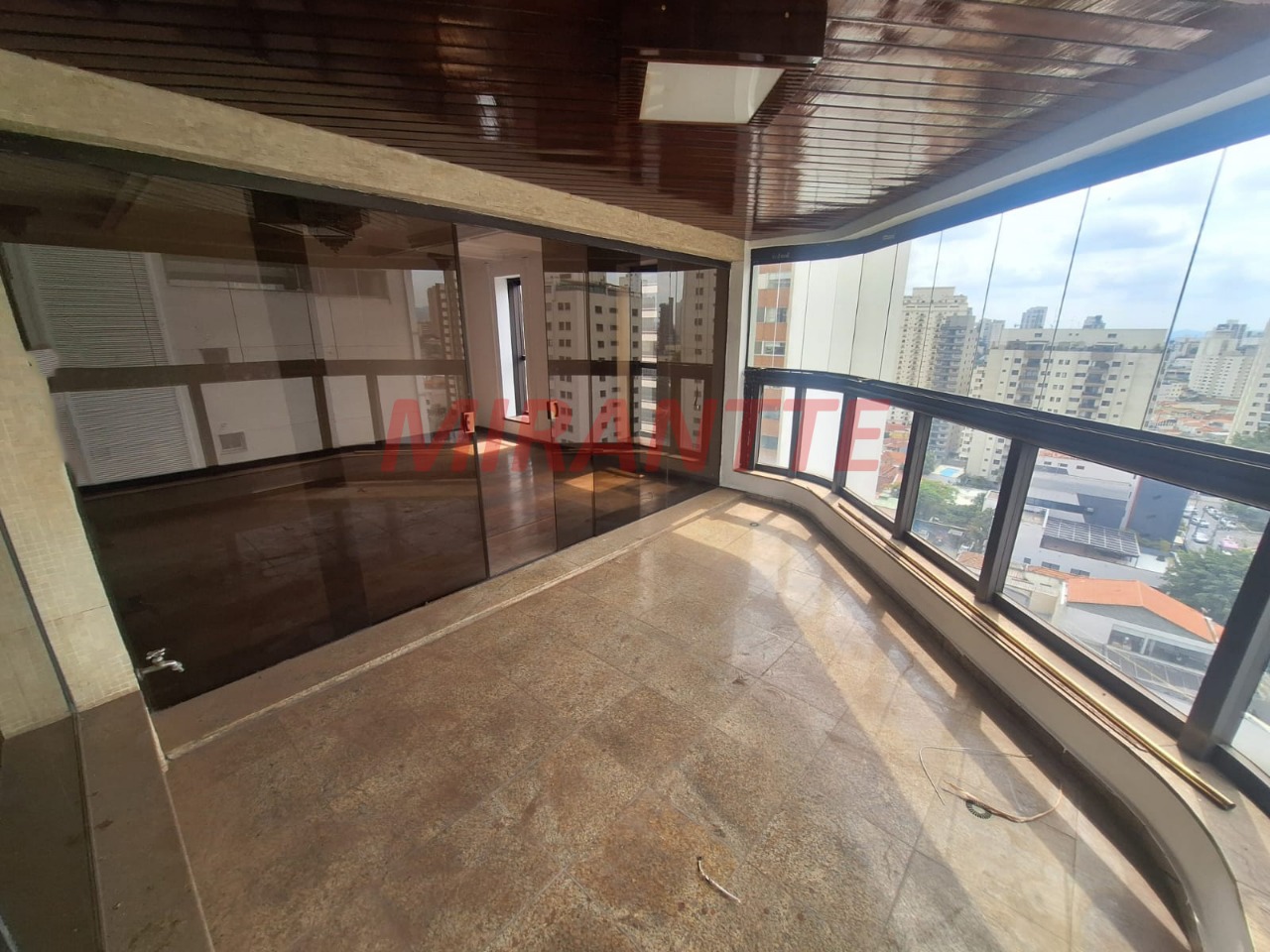 Apartamento de 220m² com 3 quartos em Santana