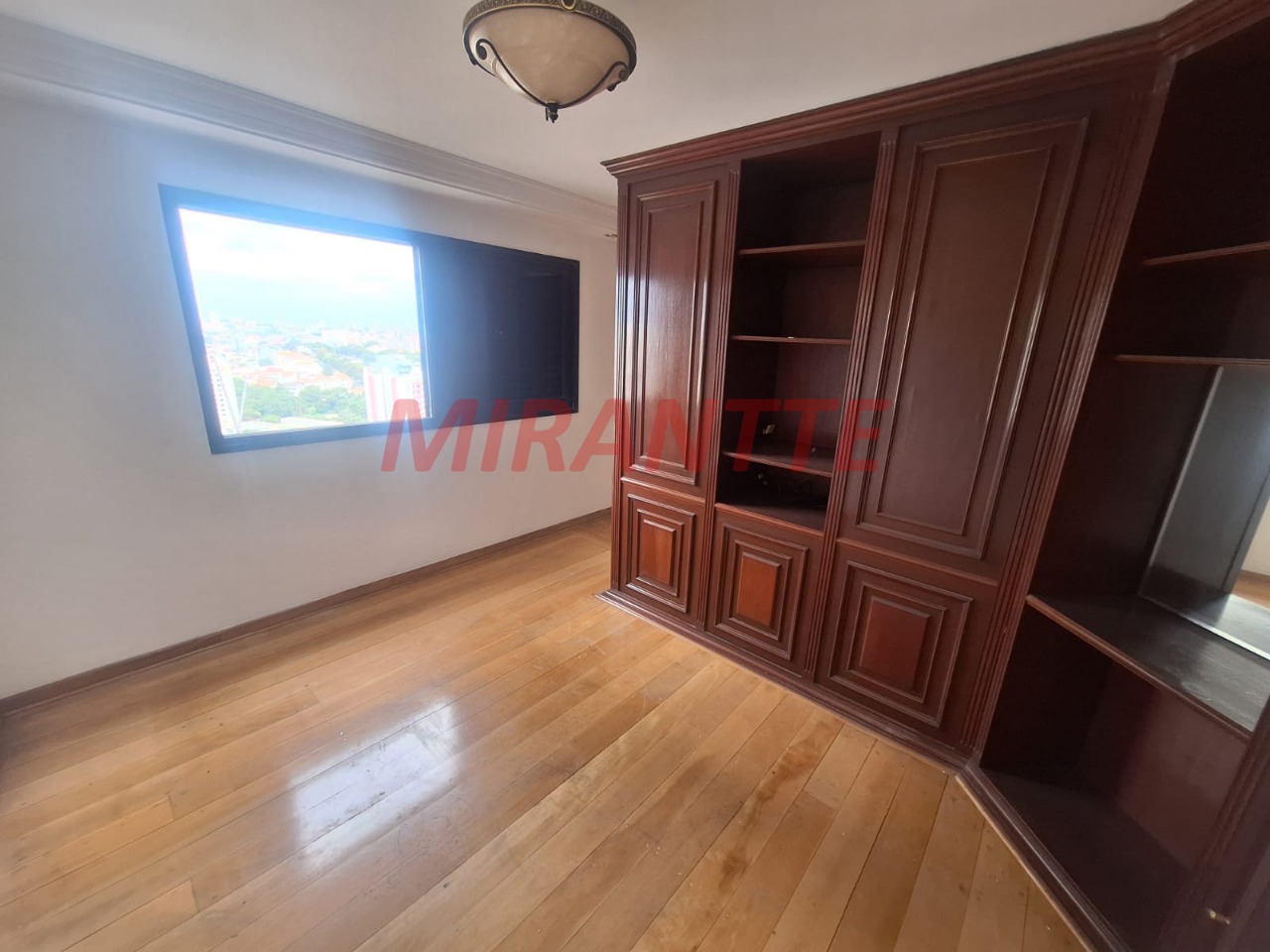 Apartamento de 220m² com 3 quartos em Santana
