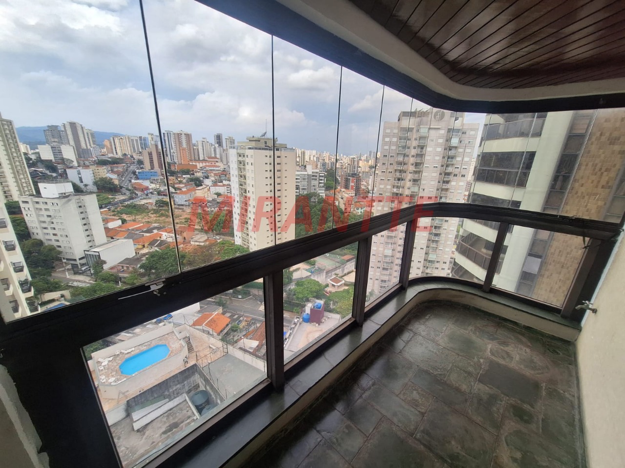 Apartamento de 220m² com 3 quartos em Santana