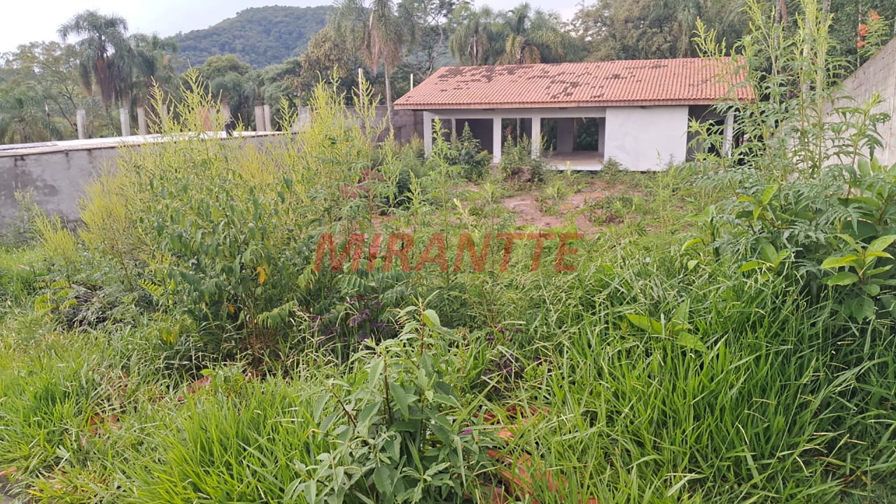 Cond. fechado de 350m² com 4 quartos em Serra da Cantareira