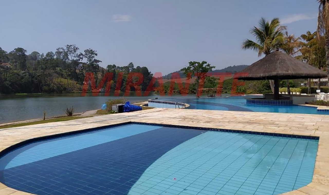 Cond. fechado de 285m² com 4 quartos em Boa Vista