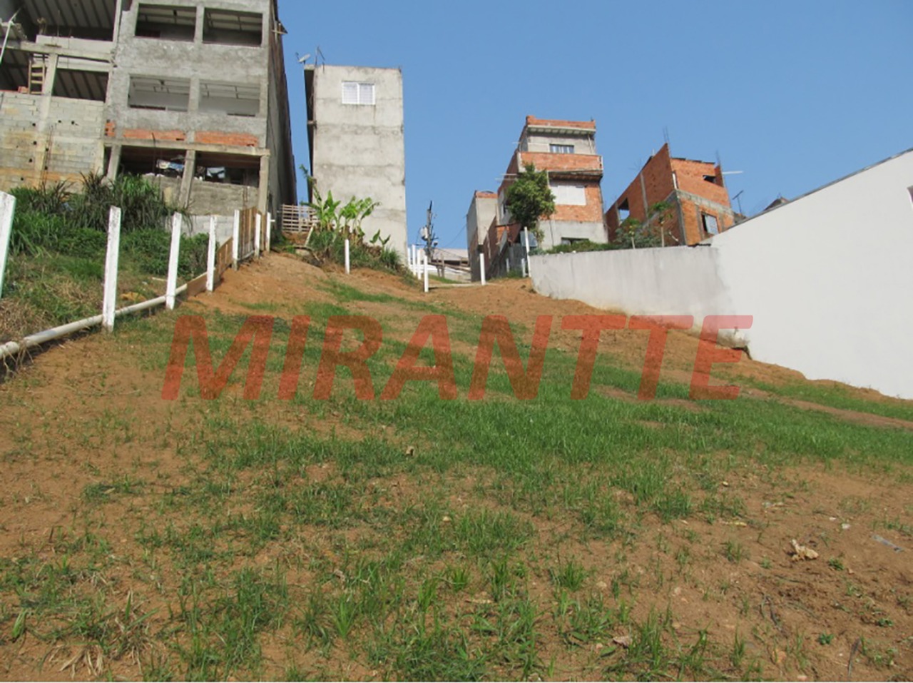 Terreno de 0m² em Jardim Corisco