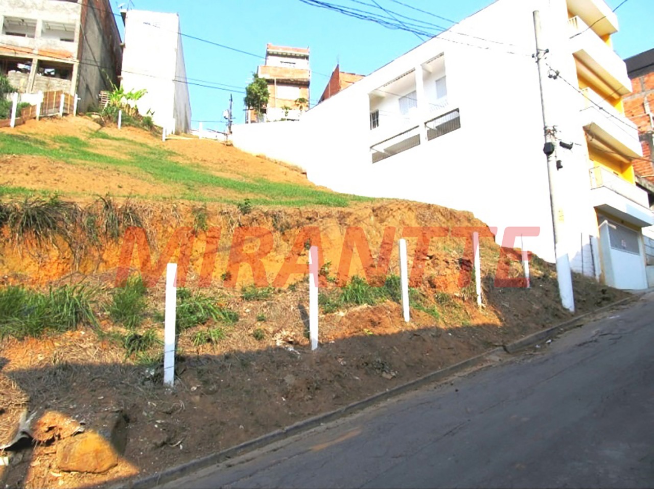 Terreno de 0m² em Jardim Corisco