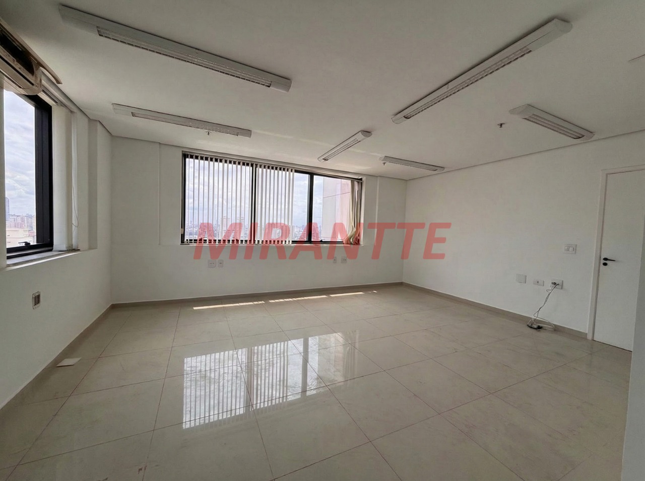 Comercial de 34m² em Santana