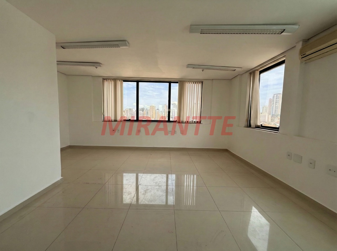 Comercial de 34m² em Santana