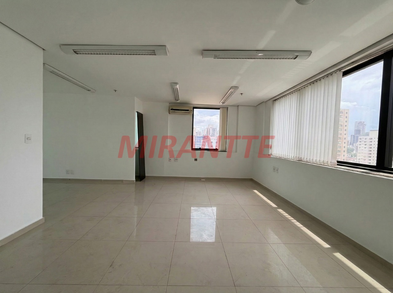 Comercial de 34m² em Santana