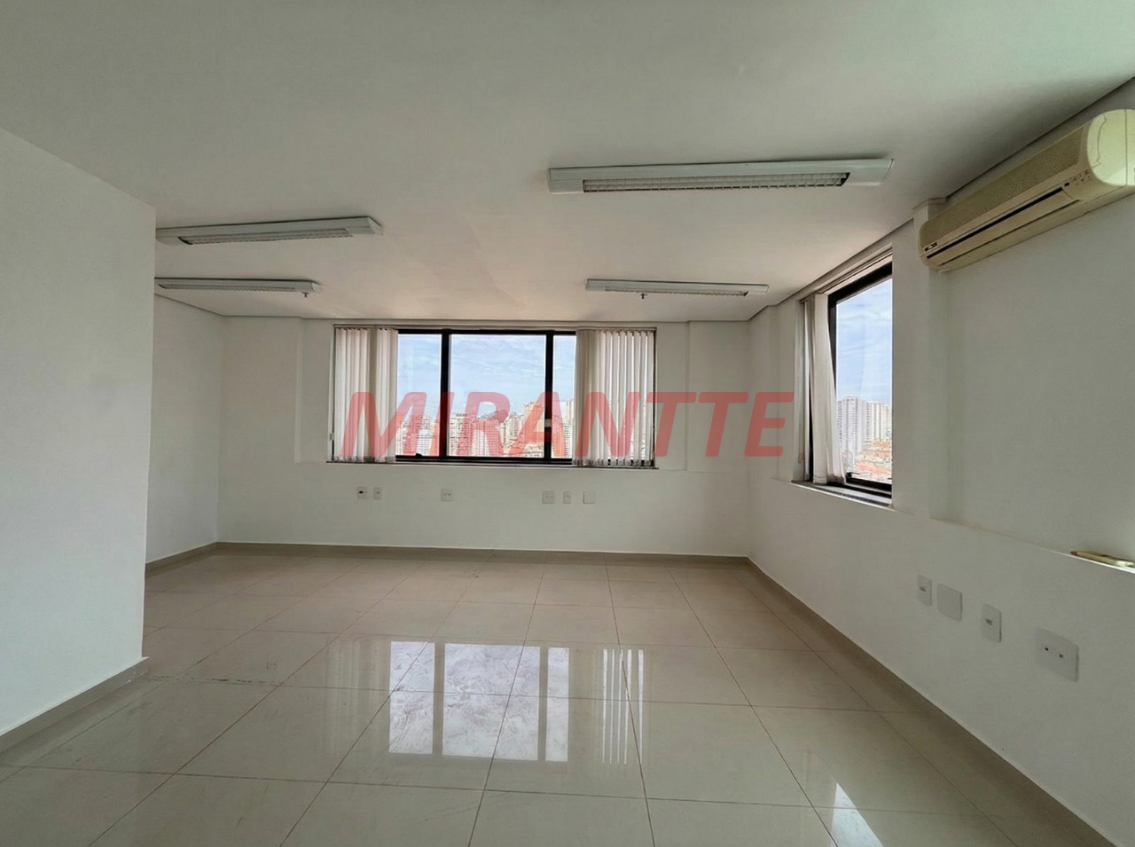 Comercial de 34m² em Santana