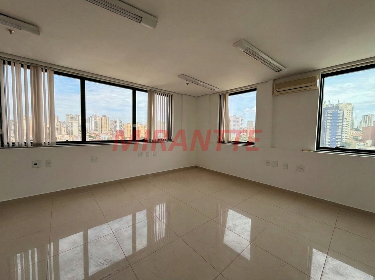 Comercial de 34m² em Santana