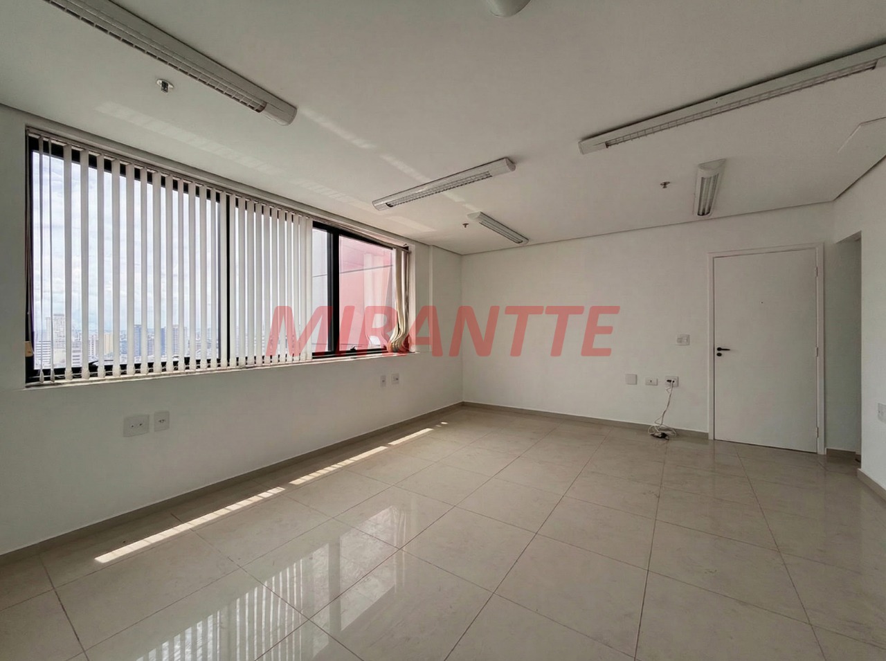 Comercial de 34m² em Santana