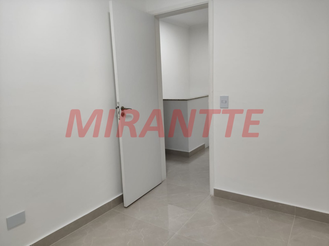 Cond. fechado de 109.01m² com 3 quartos em Chora Menino