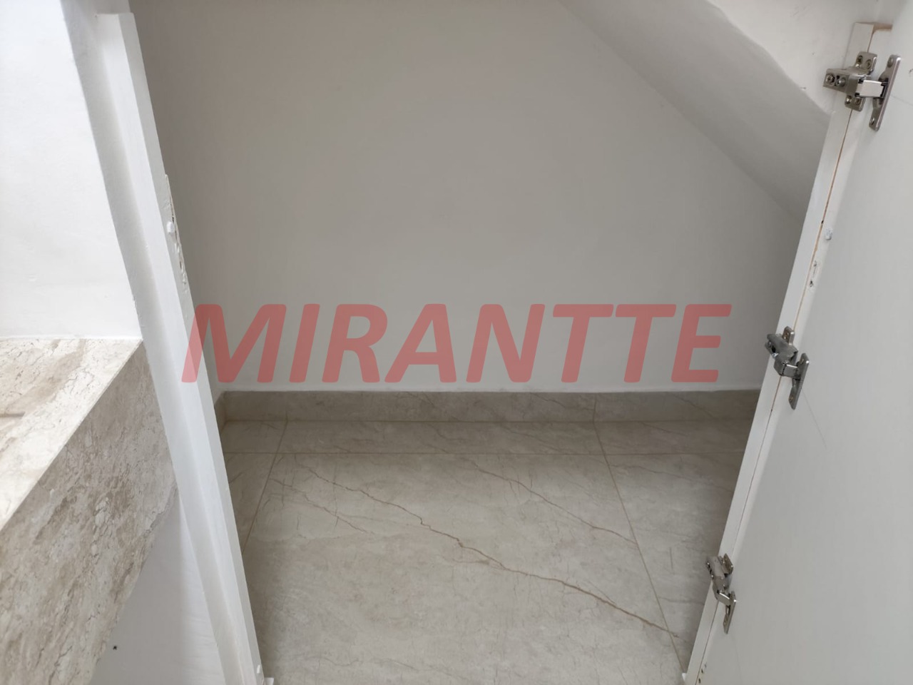 Cond. fechado de 109.01m² com 3 quartos em Chora Menino
