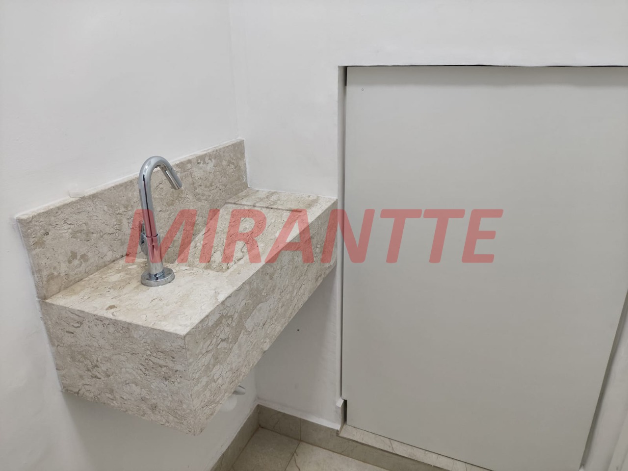 Cond. fechado de 109.01m² com 3 quartos em Chora Menino
