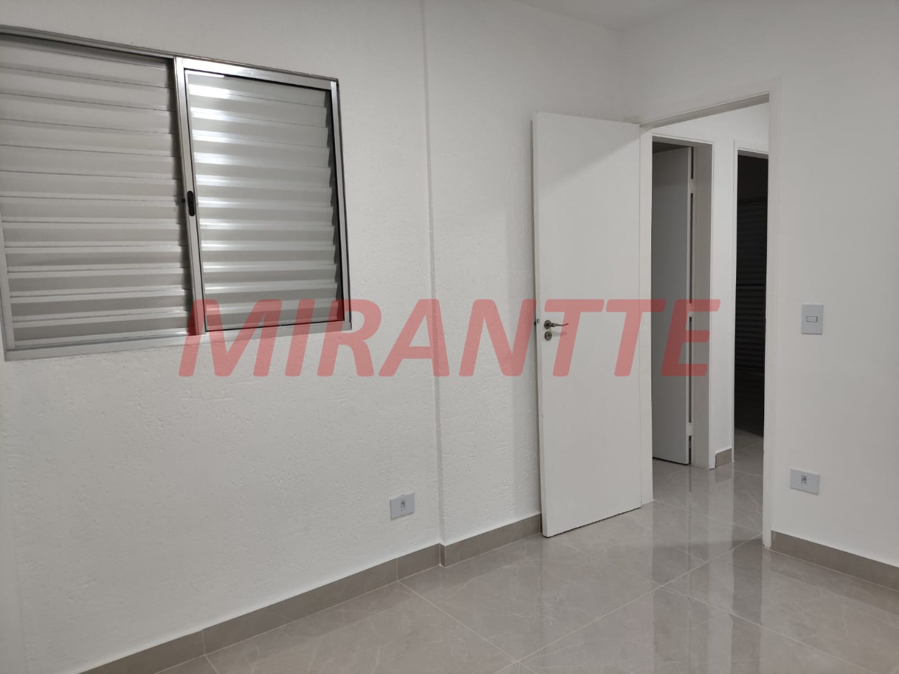 Cond. fechado de 109.01m² com 3 quartos em Chora Menino