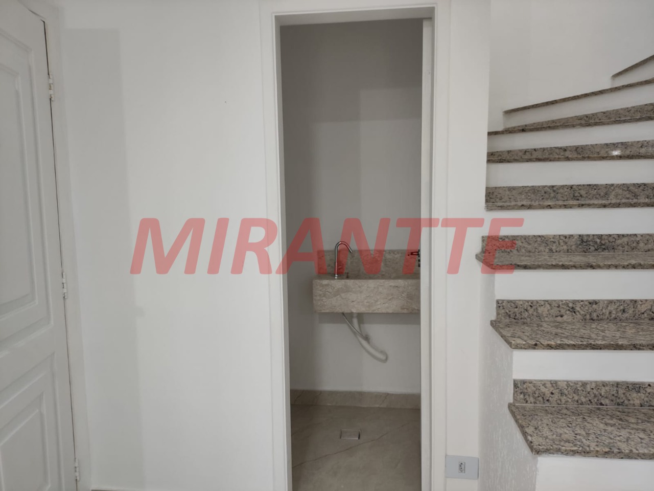 Cond. fechado de 109.01m² com 3 quartos em Chora Menino