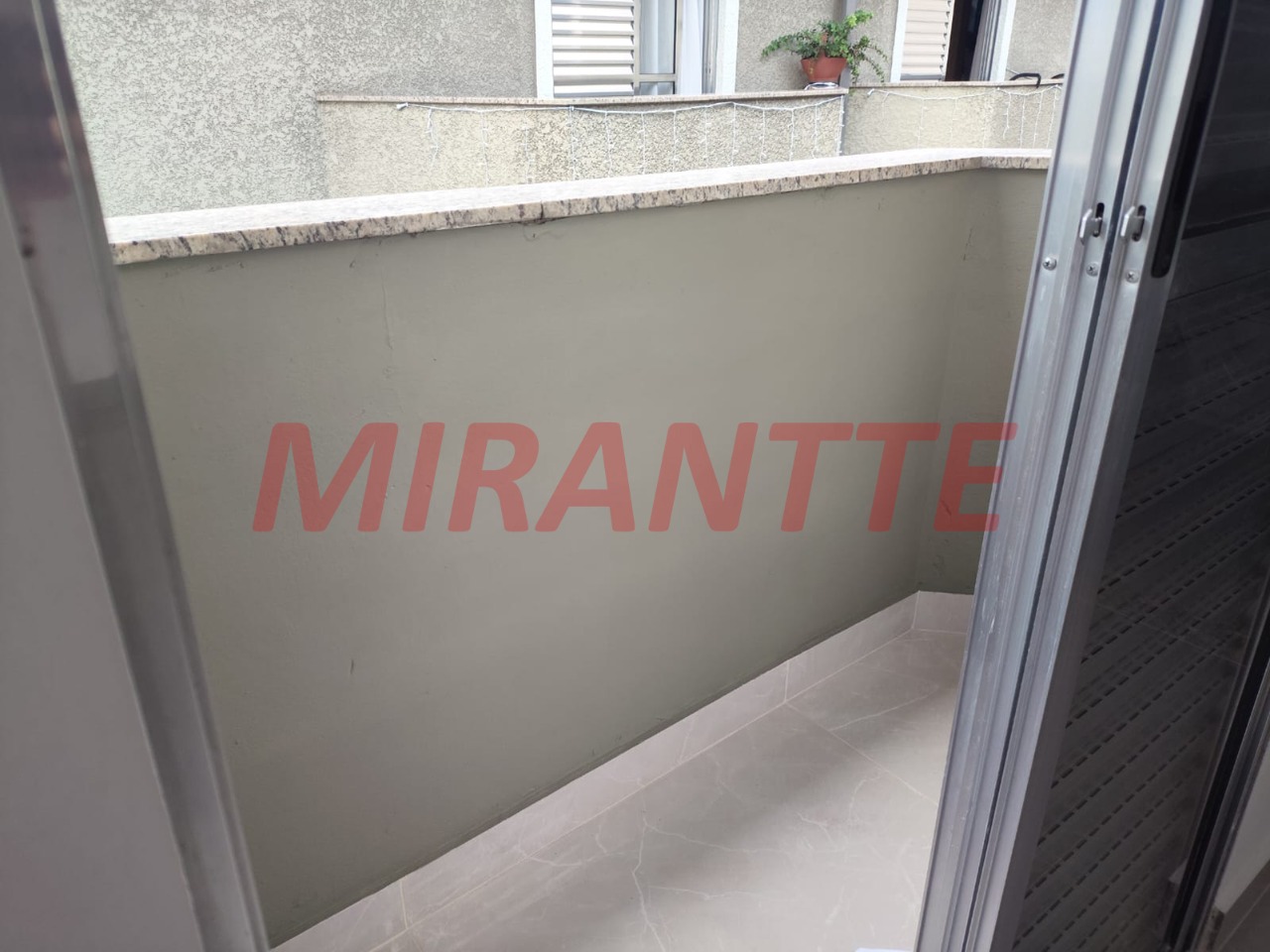 Cond. fechado de 109.01m² com 3 quartos em Chora Menino