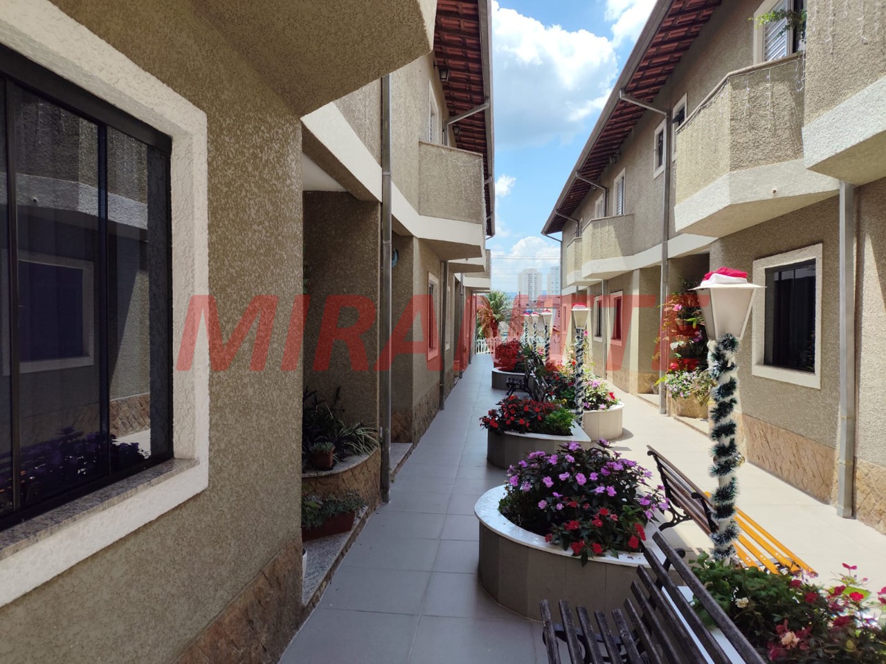Cond. fechado de 109.01m² com 3 quartos em Chora Menino