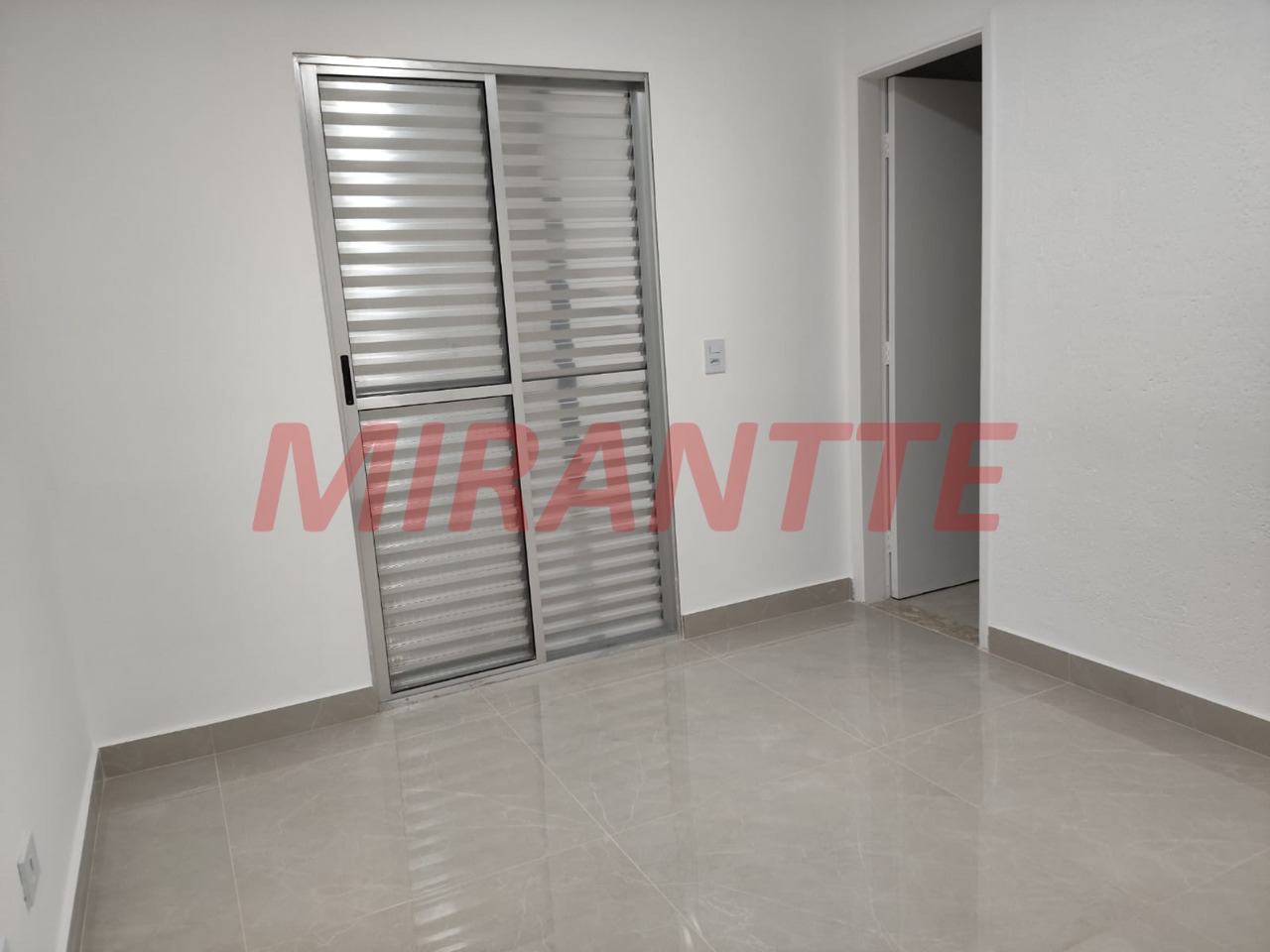 Cond. fechado de 109.01m² com 3 quartos em Chora Menino