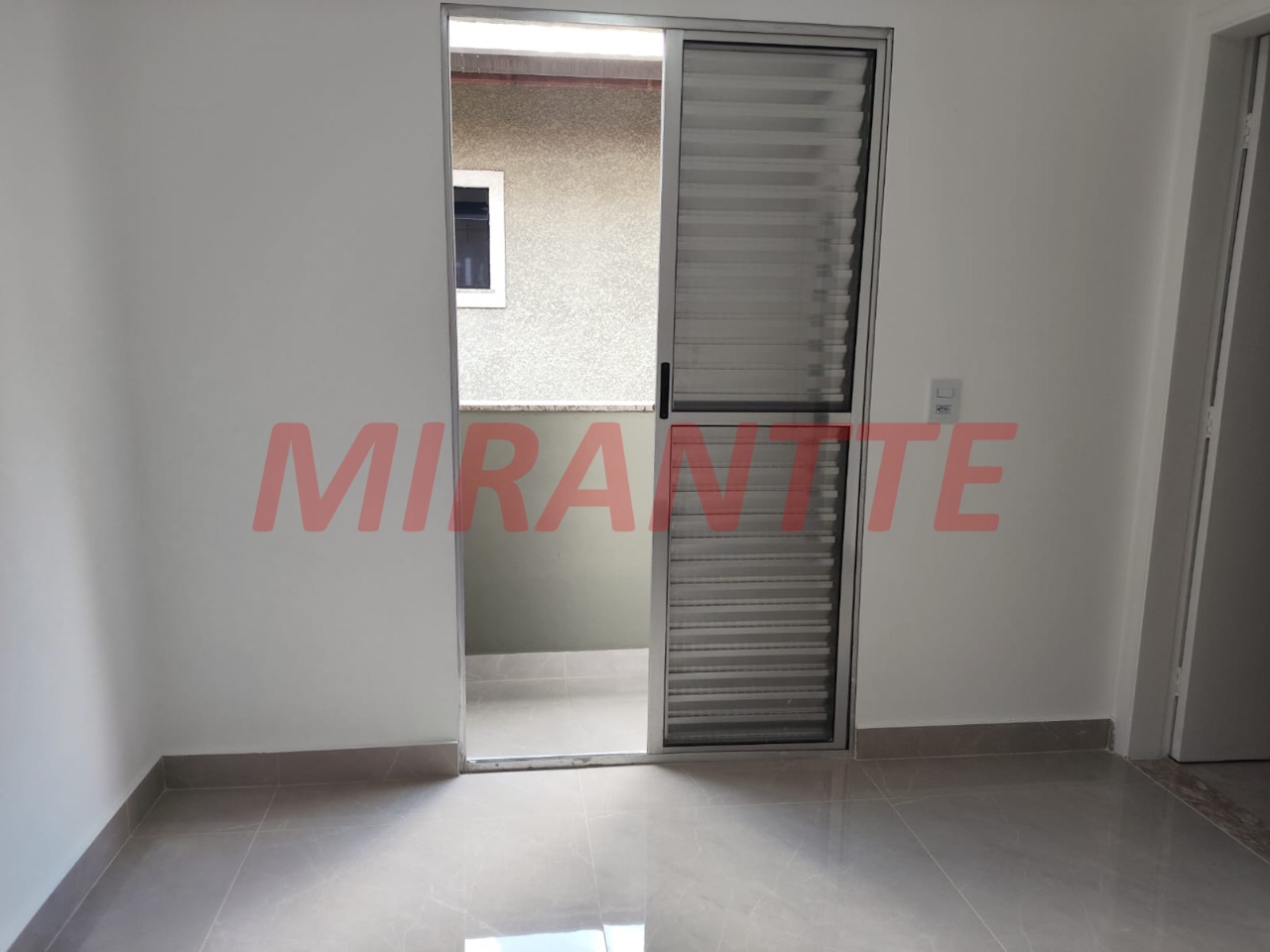 Cond. fechado de 109.01m² com 3 quartos em Chora Menino