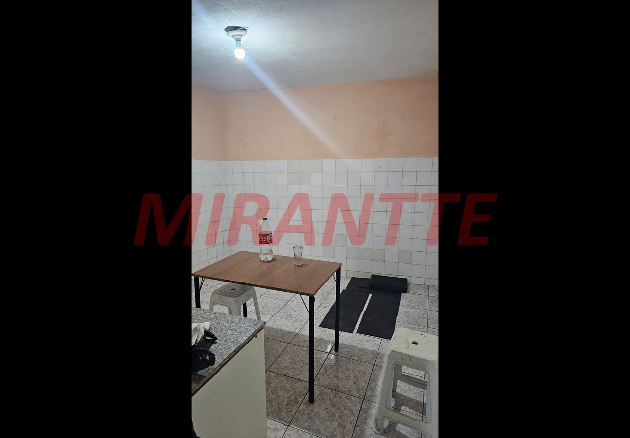 Comercial de 870m² em Limão