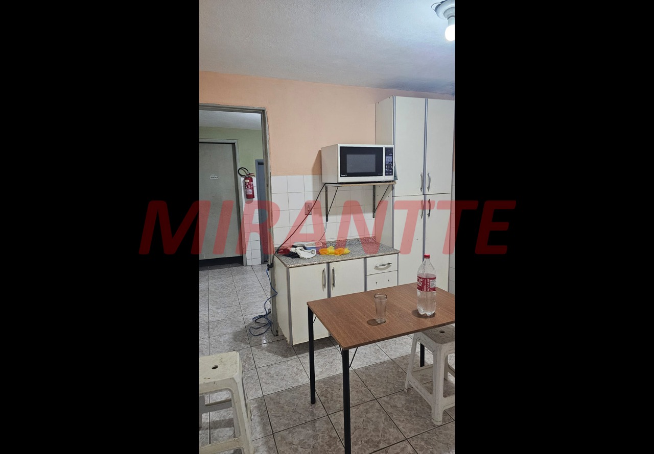 Comercial de 870m² em Limão