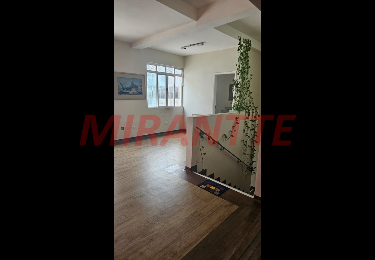 Comercial de 870m² em Limão