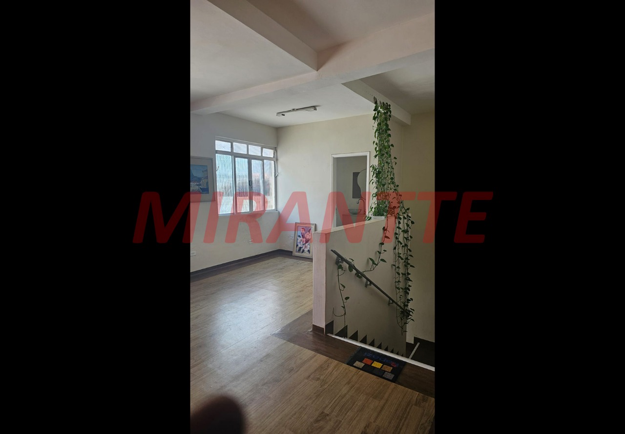 Comercial de 870m² em Limão
