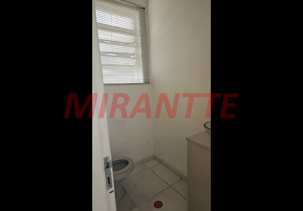 Comercial de 870m² em Limão