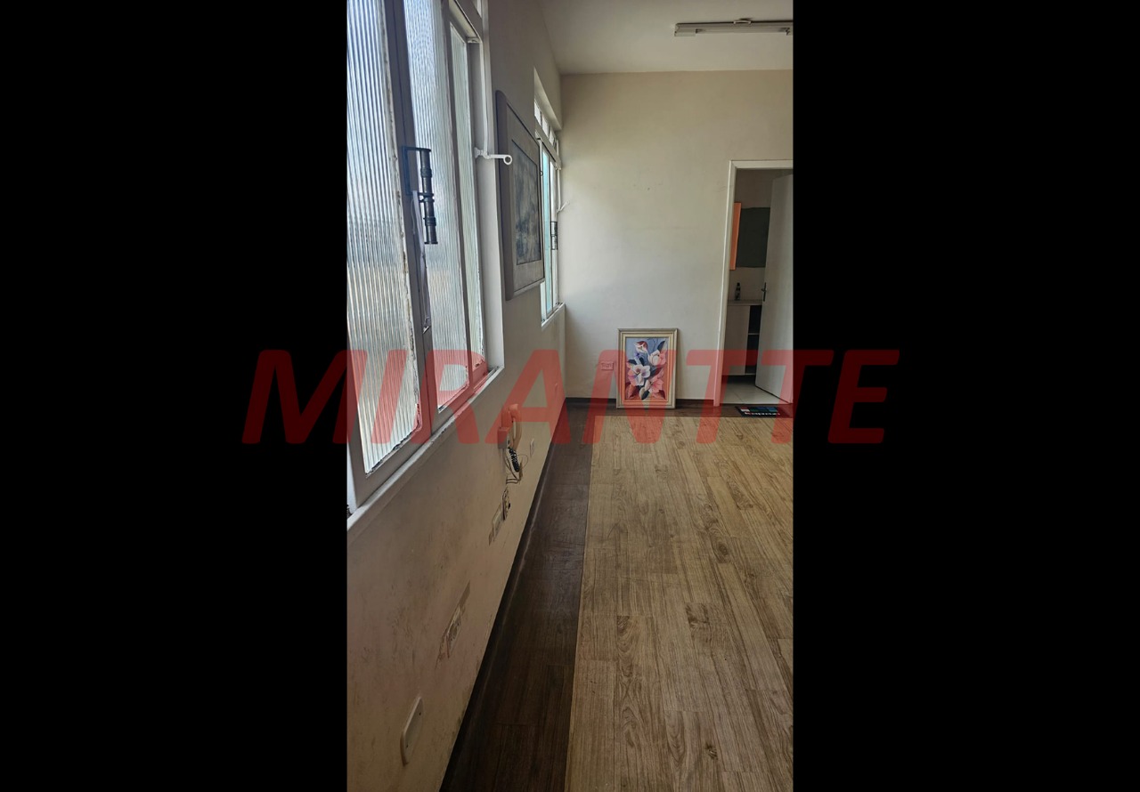 Comercial de 870m² em Limão