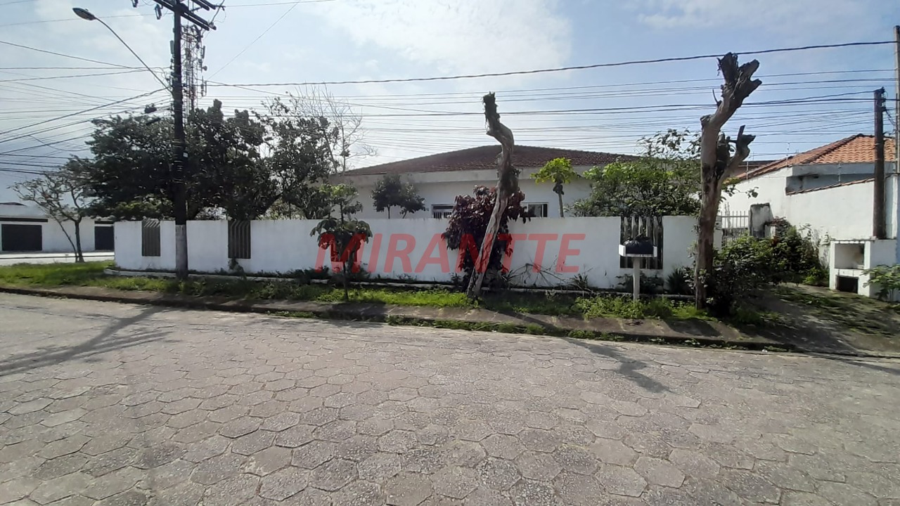 Casa terrea de 240m² com 6 quartos em Parque Balneario