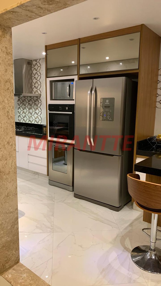 Cond. fechado de 494m² com 4 quartos em Caraguata