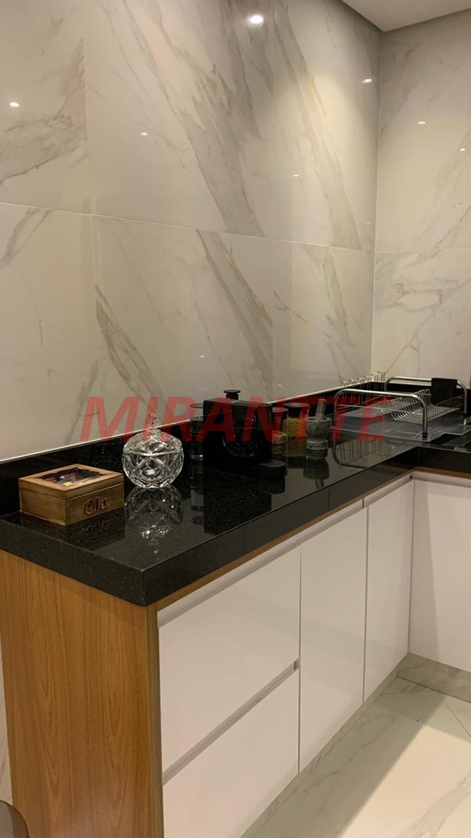 Cond. fechado de 494m² com 4 quartos em Caraguata